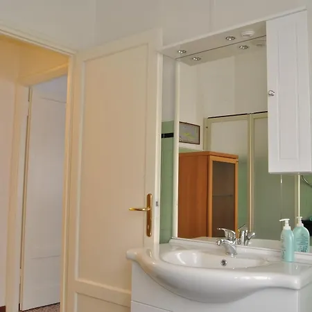 Lombardi Abbeveratoia شقة بارما